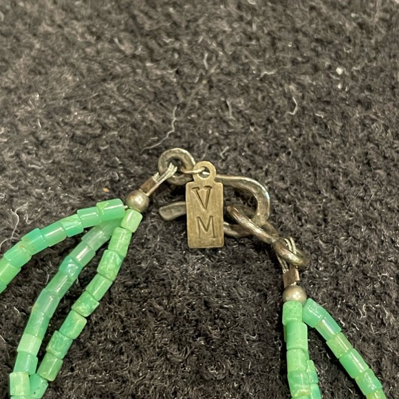 19” VM TRIPLE STRAND GREEN TURQUOISE GLASS BEADS & STERLING SILVER NECKLACE - Picture 4 of 5